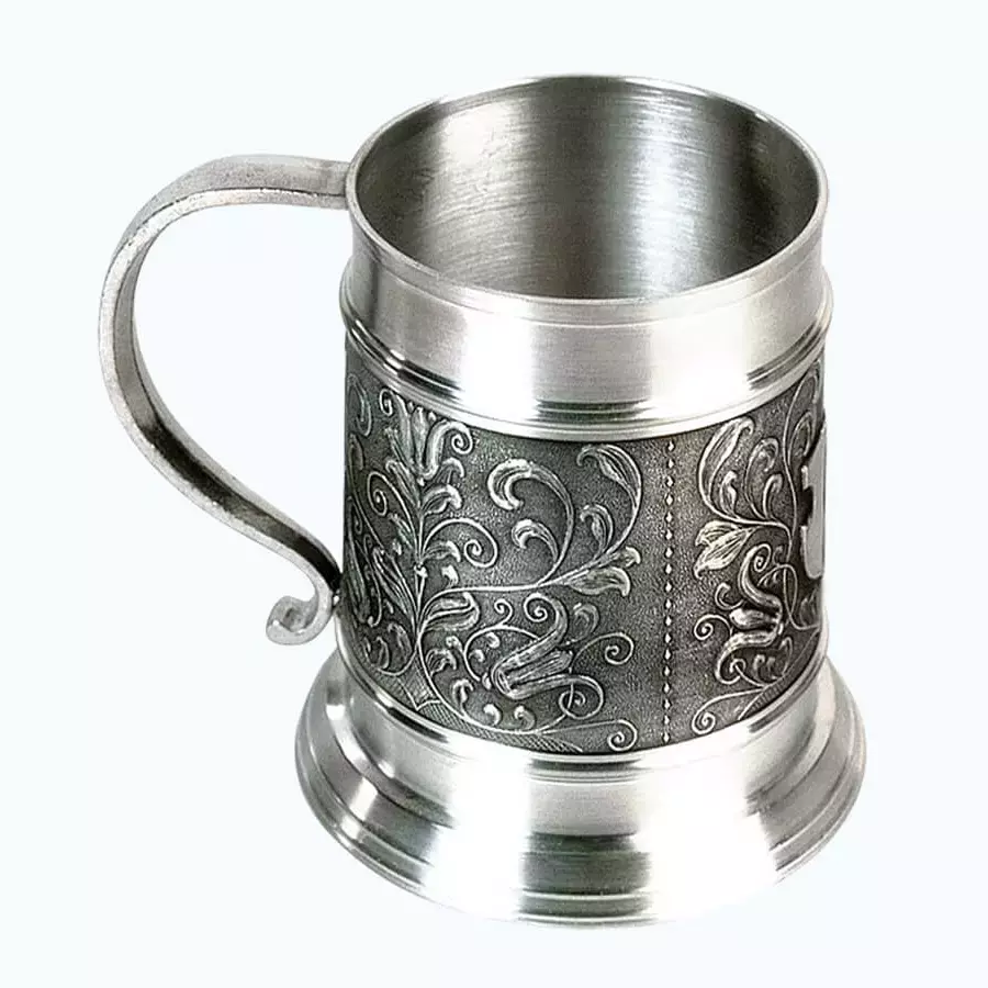Verzierter Bierkrug aus Zinn.