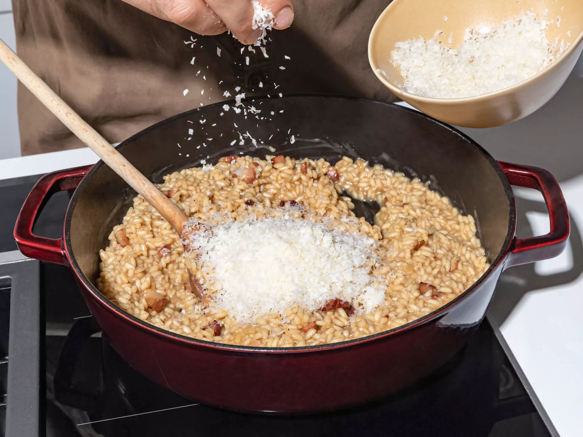 Bierrisotto, das mit Köse verfeinert wird.