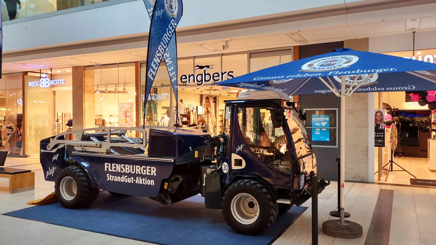 Ein Flensburger Traktor steht im Citti Park.