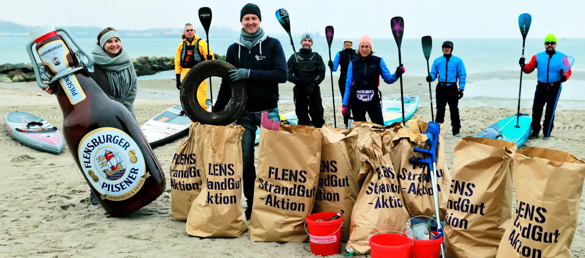 Gruppenbild einer FLENS StrandGut-Aktion.