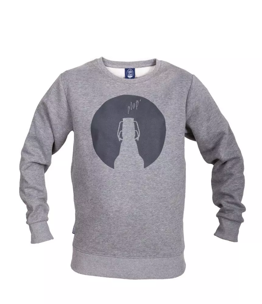 Schicker grauer Pullover mit Nordlicht-Motiv vorne auf der Brust.