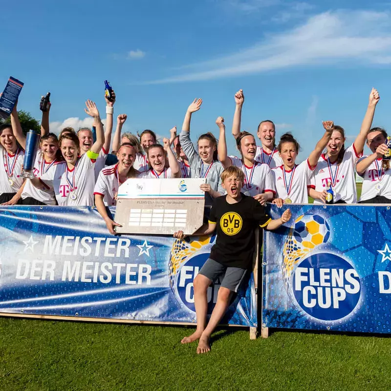 Siegerfoto der Frauenmannschaft von Wahlstedt beim FLENS Cup.